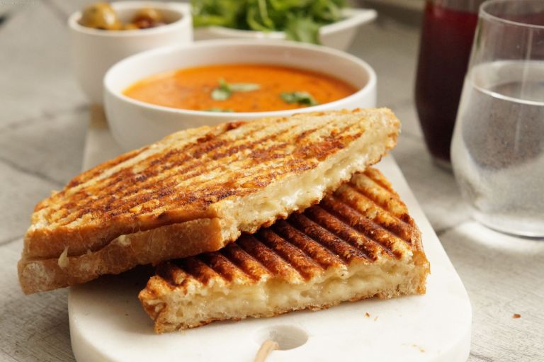 Grilled cheese & tomato, pepper soup - cheese